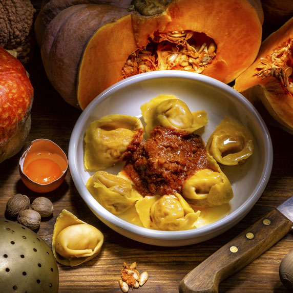 Cappellacci di Zucca e pratos de Ferrara