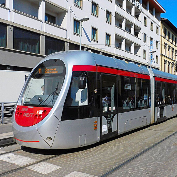 Tramvia no aeroporto de Florença