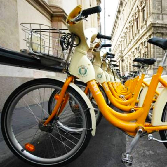 Bicicletas compartilhadas e táxis