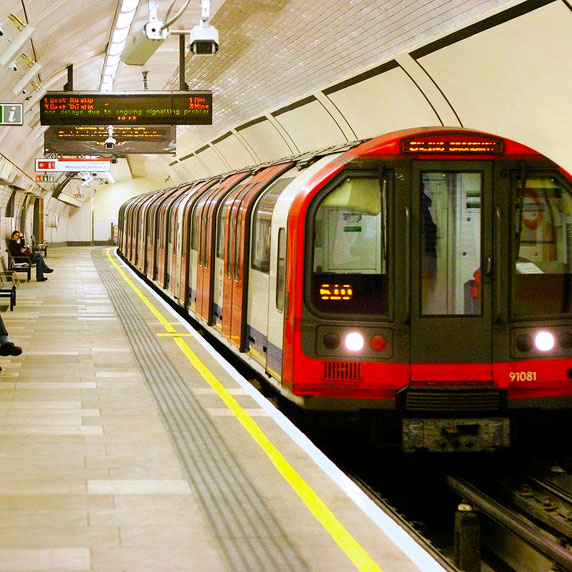 Metrô e bondes elétricos de Milão