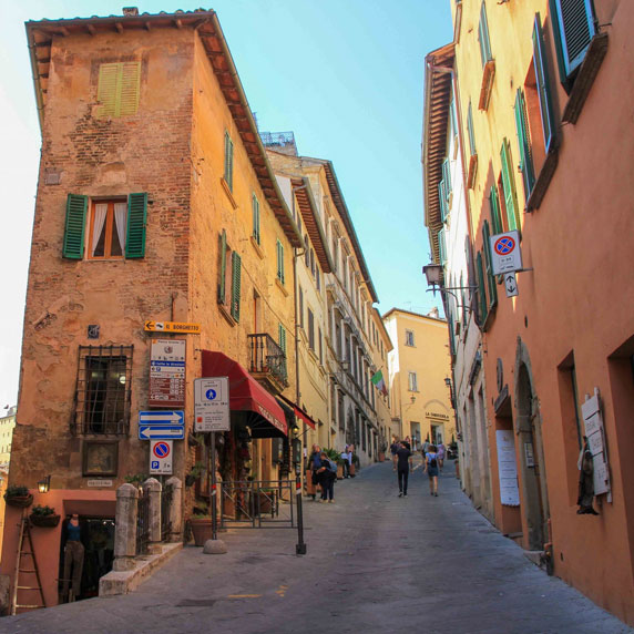 Palácios renascentistas em Montepulciano