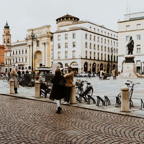 Caminhada pelas ruas de Parma