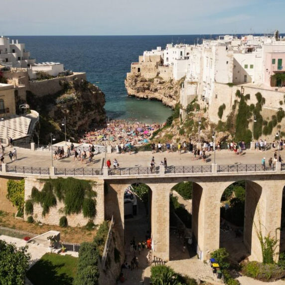 Ponte dei Lapilli em Polignano a Mare