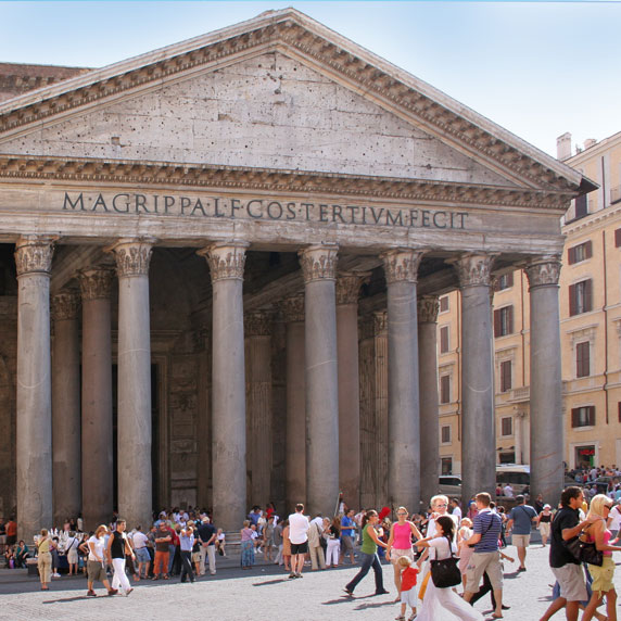 Pantheon no centro histórico de Roma